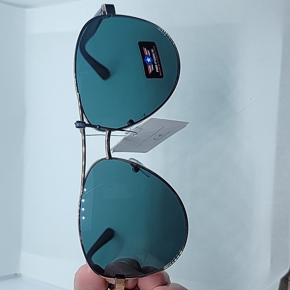 Aviators - Picture 4 of 4